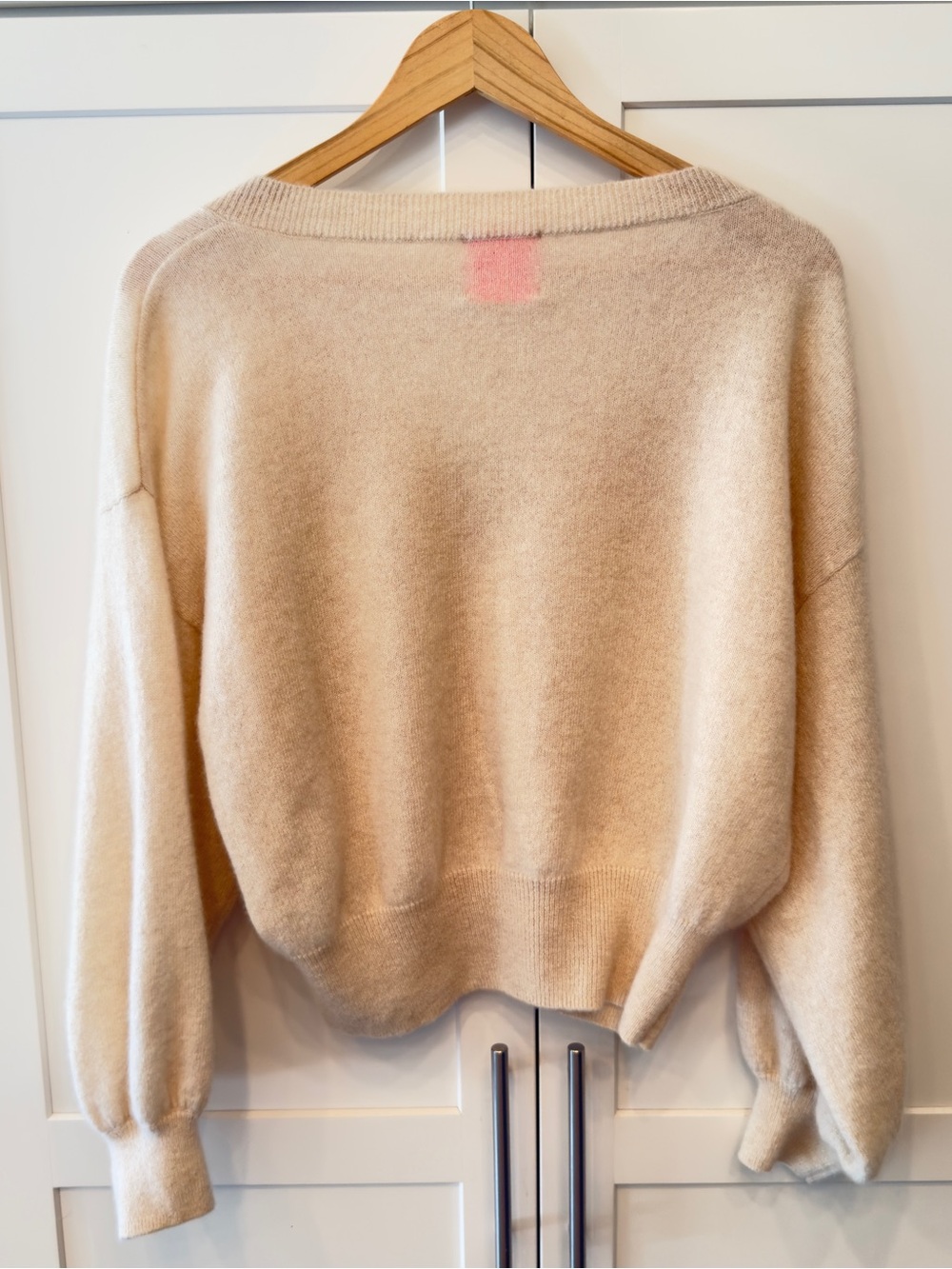 CRUSH 100% Cashmere Balloon Sleeve Neutral V-Neck Sweater Size M - Picture 2 of 11